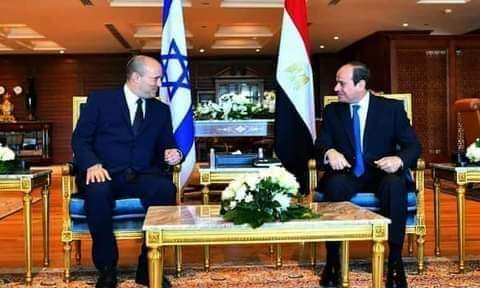 المصري يستقبل رئيس الوزراء الإسرائيلي بشرم الشيخ