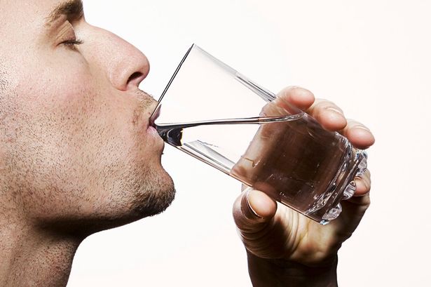 ما هي أعراض السحر بعد شرب الماء المرقي عليه
