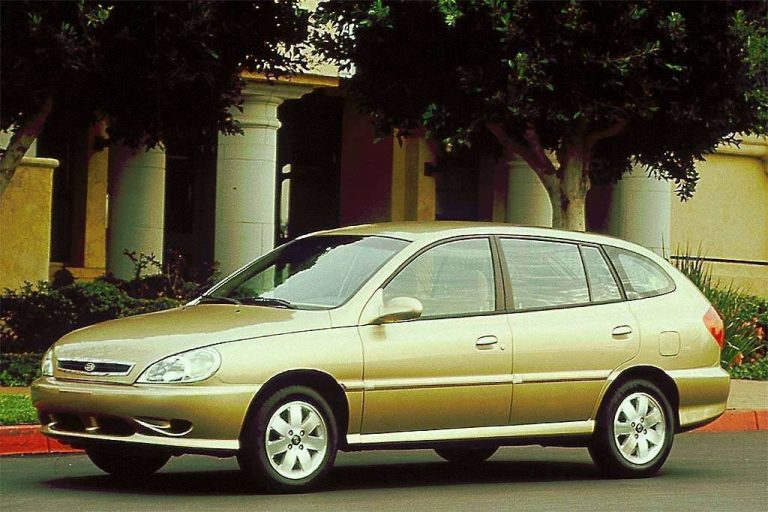 مميزات وعيوب سيارة كيا ريو 2001