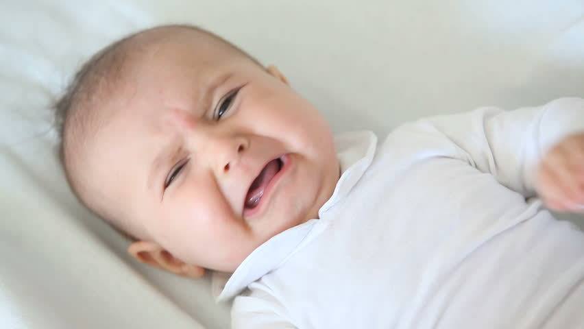 تفسير بكاء الطفل الرضيع في المنام لابن سيرين