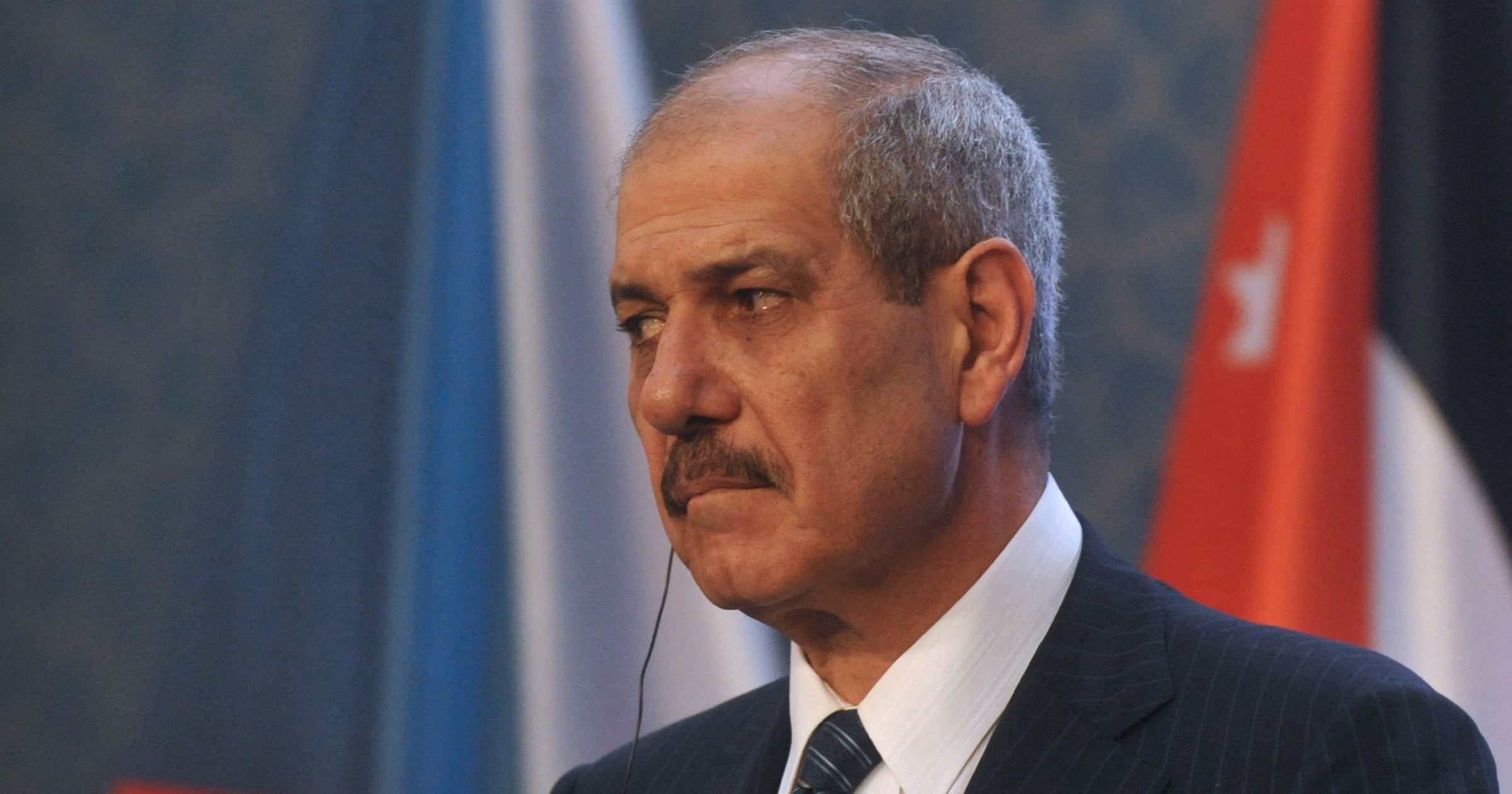 سبب وفاة فايز الطراونة رئيس الوزراء الأردني السابق