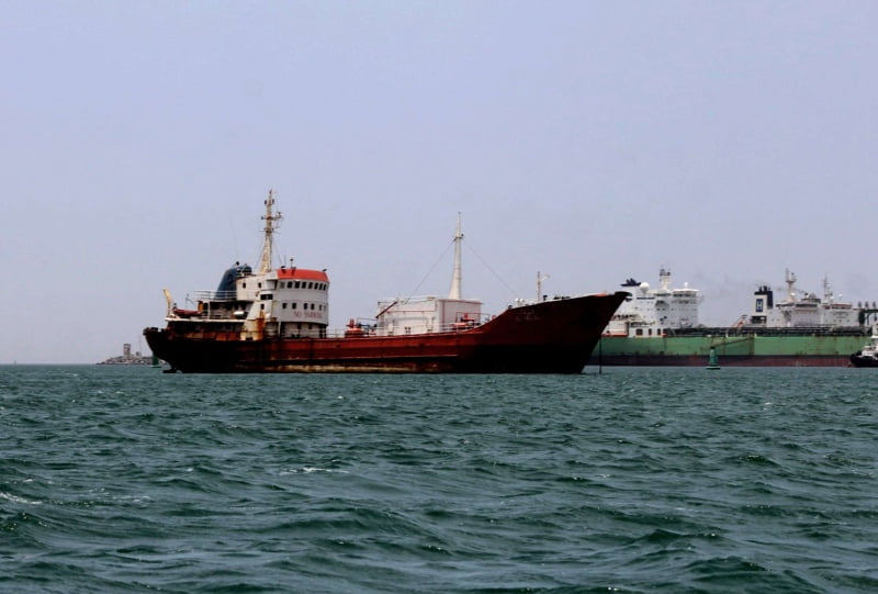 تفاصيل اختطاف سفينة شحن اماراتية من قبل مسلحين