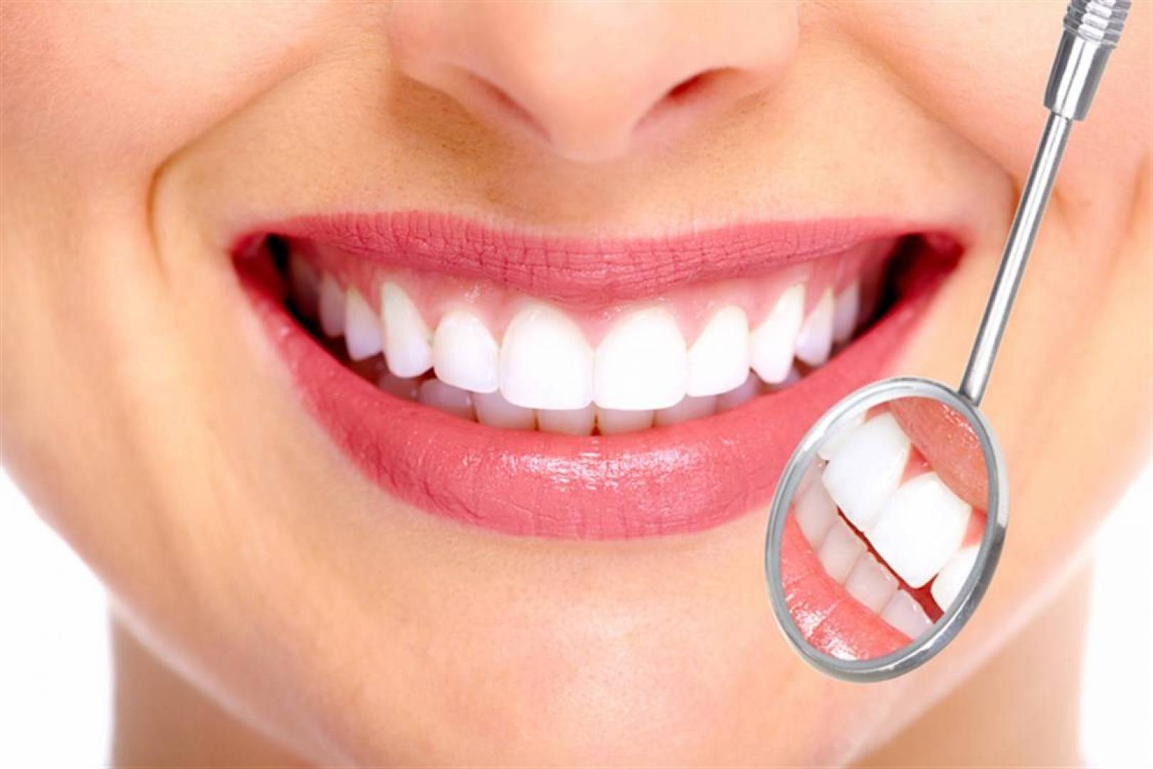 طرق ووصفات طبيعية لإزالة جير الأسنان