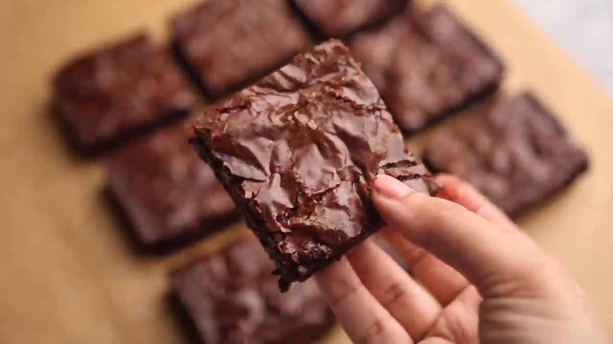 طريقة عمل البراونيز الخفيفة بالشوكولاتة