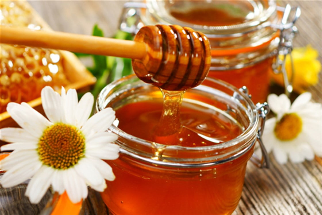 فوائد وضع نقط من العسل في السرة