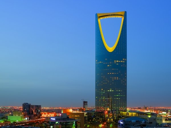 برج المملكة الرياض وأهم معلومات عنه