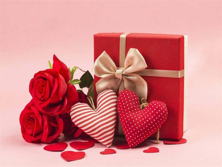 هل يجوز بيع وشراء الهدايا في عيد الحب