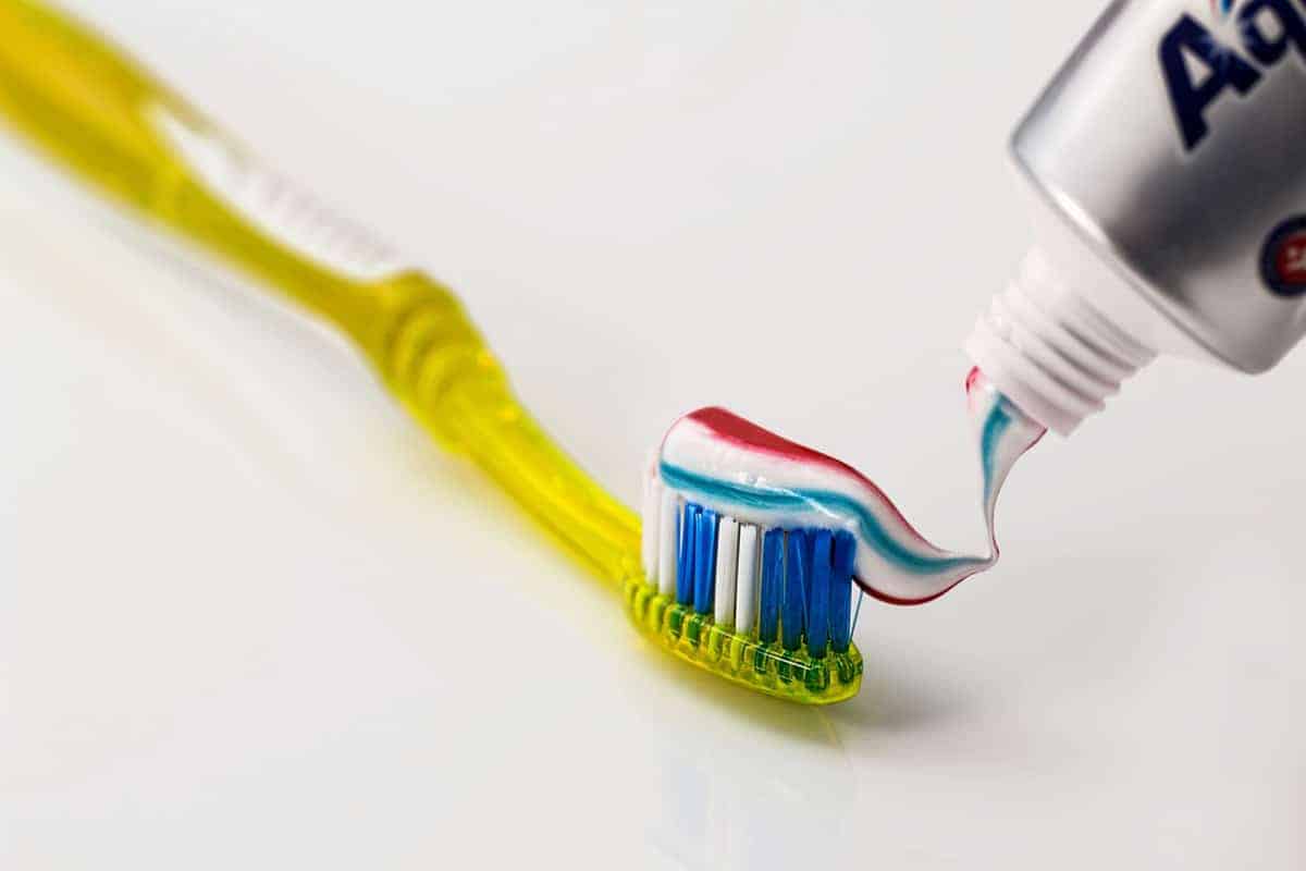 حكم استعمال فرشاة الاسنان في نهار رمضان