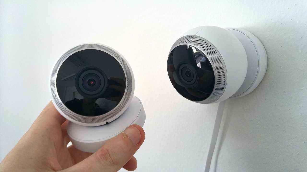 أفضل كاميرات المراقبة المنزلية الخارجية 2022