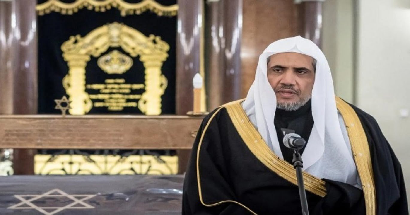 هل تم إعفاء الشيخ محمد العيسى من خطبة يوم عرفة ؟