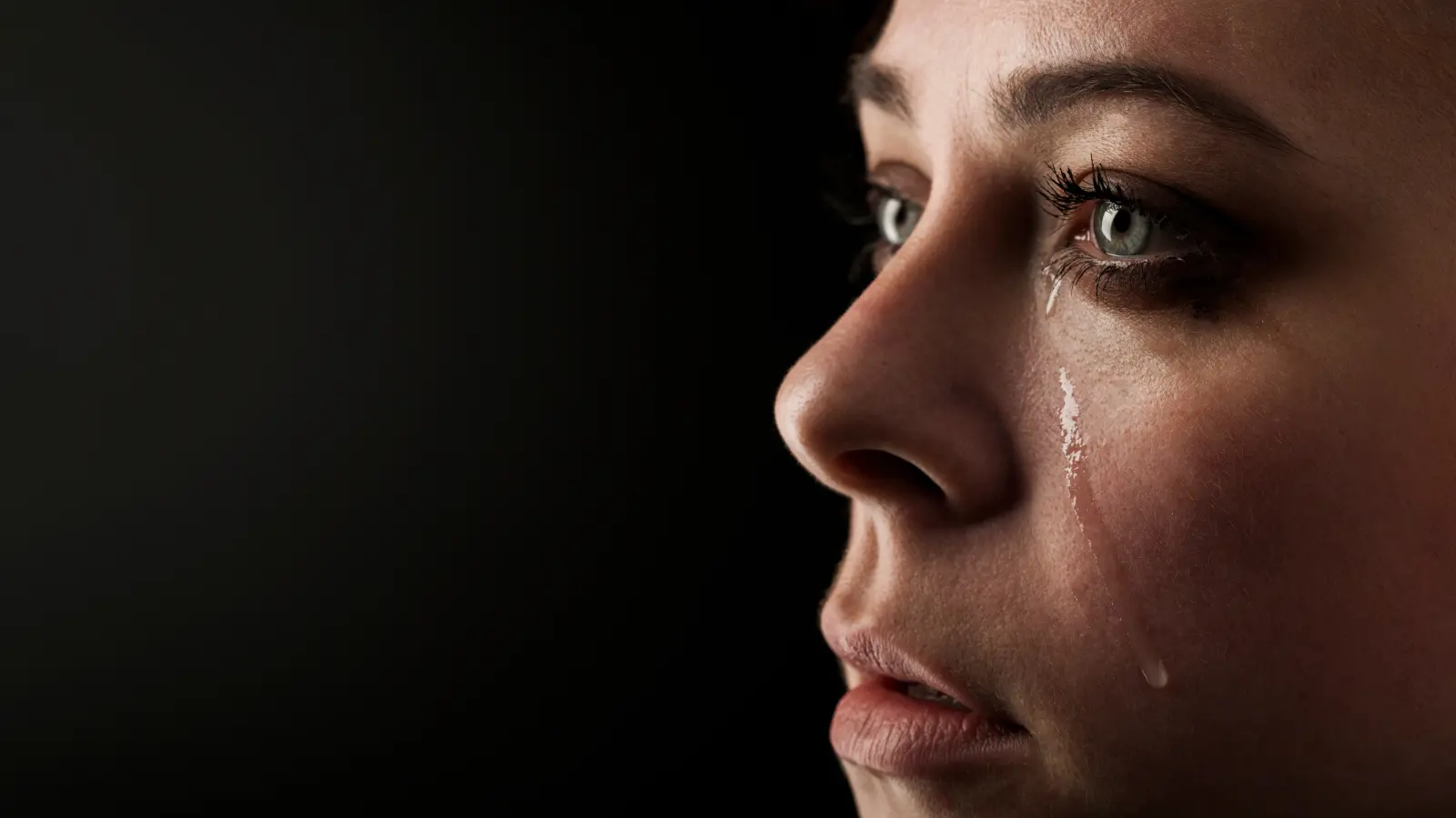 معنى البكاء في المنام وهل البكاء بشارة خير في المنام ؟